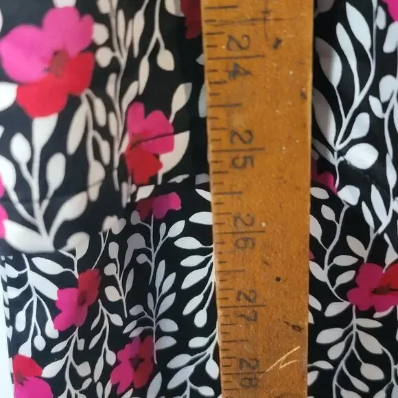 Kate Spade- Women's 2 piece Floral pajama set- size small - Picture 5 of 8